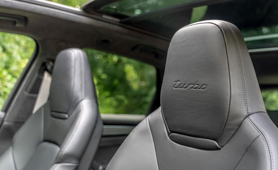 Детали интерьера Porsche Cayenne Turbo (PO536) 2018 года  (NA) (фото 33 из 40)